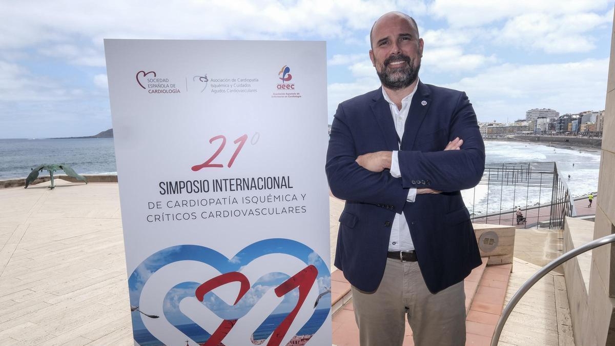 El doctor Pablo Jorge Pérez, este martes, durante la celebración del simposio en el Palacio de Congresos de Canarias.