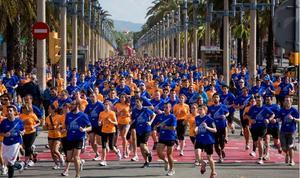Els 27.500 participants van guardar un minut de silenci en la sortida.