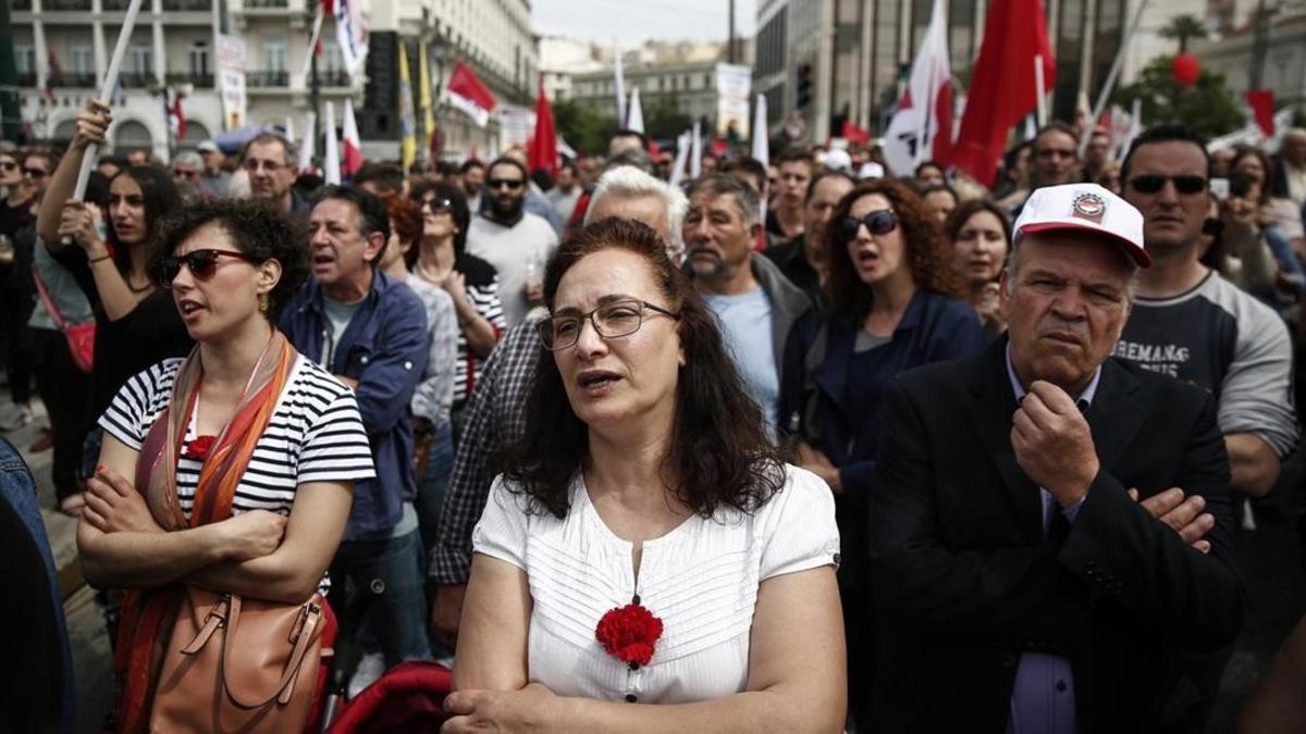 Protesta en Atenas de los afiliados al sindicato comunista PAME.