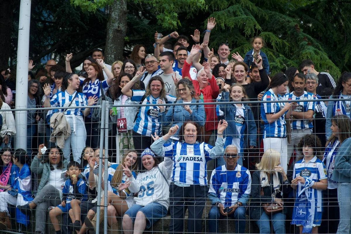 Fiesta del ascenso: la llegada de los jugadores a Cuatro Caminos