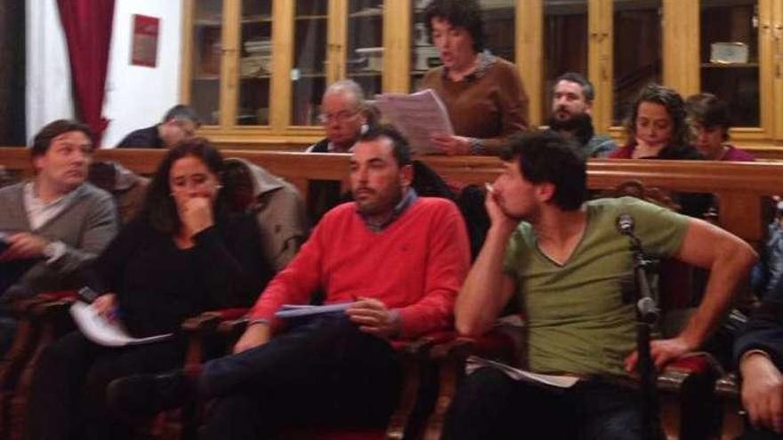 La representante de las trabajadoras durante su intervención en el pleno.