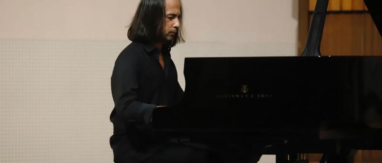 Temperamental concierto de Misha Dačić en el Festival de Piano Rafael Orozco.