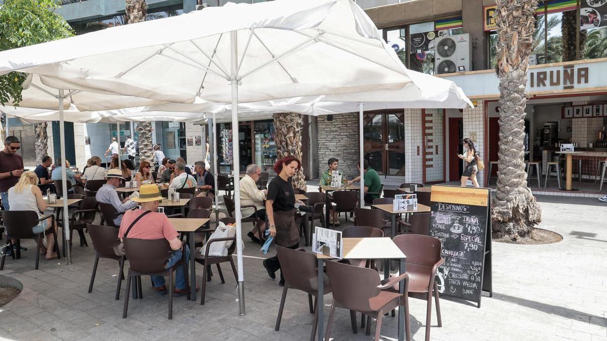 El turismo lleva a Alicante a un nuevo récord absoluto de empleo con 922.900 ocupados