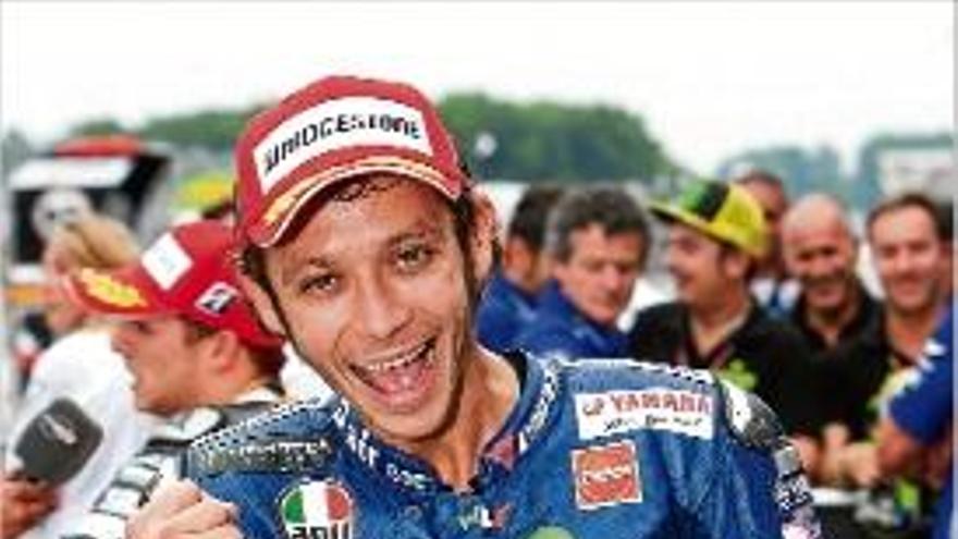 Valentino Rossi celebrant la seva «pole» per a la cursa d&#039;avui.