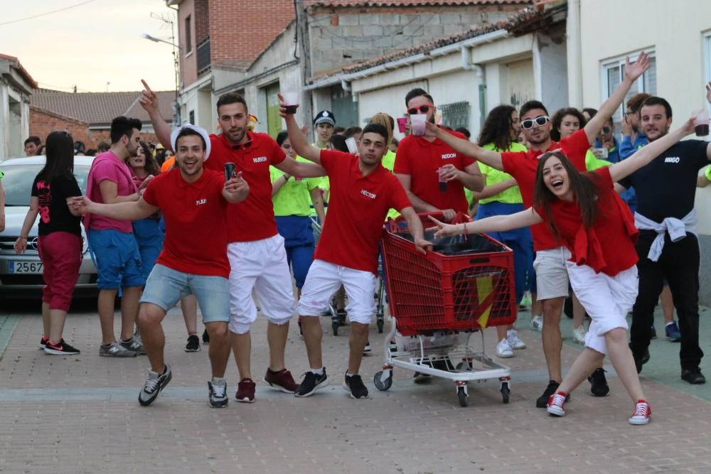 Fiestas del Cristo de Morales: Desfile de peñas