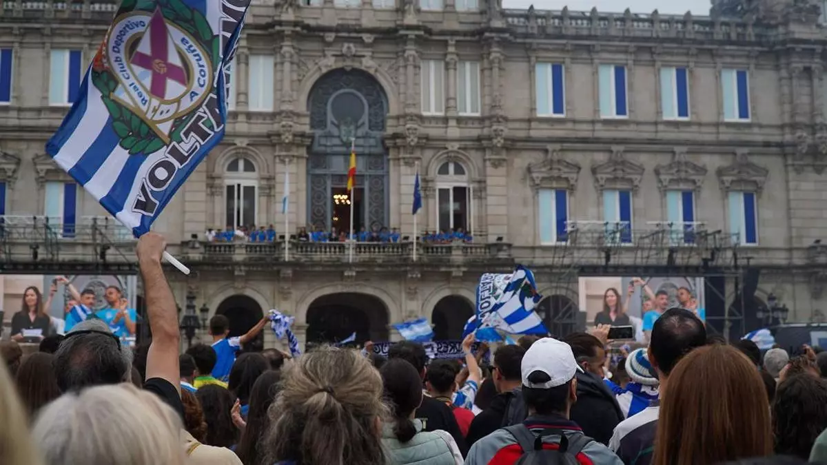 Especial ascenso a Primera del Deportivo: A Coruña, una ciudad que vive de fiesta en fiesta