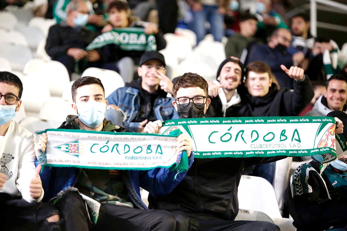 Córdoba CF - Ebro: Las imágenes de la afición en el Arcángel