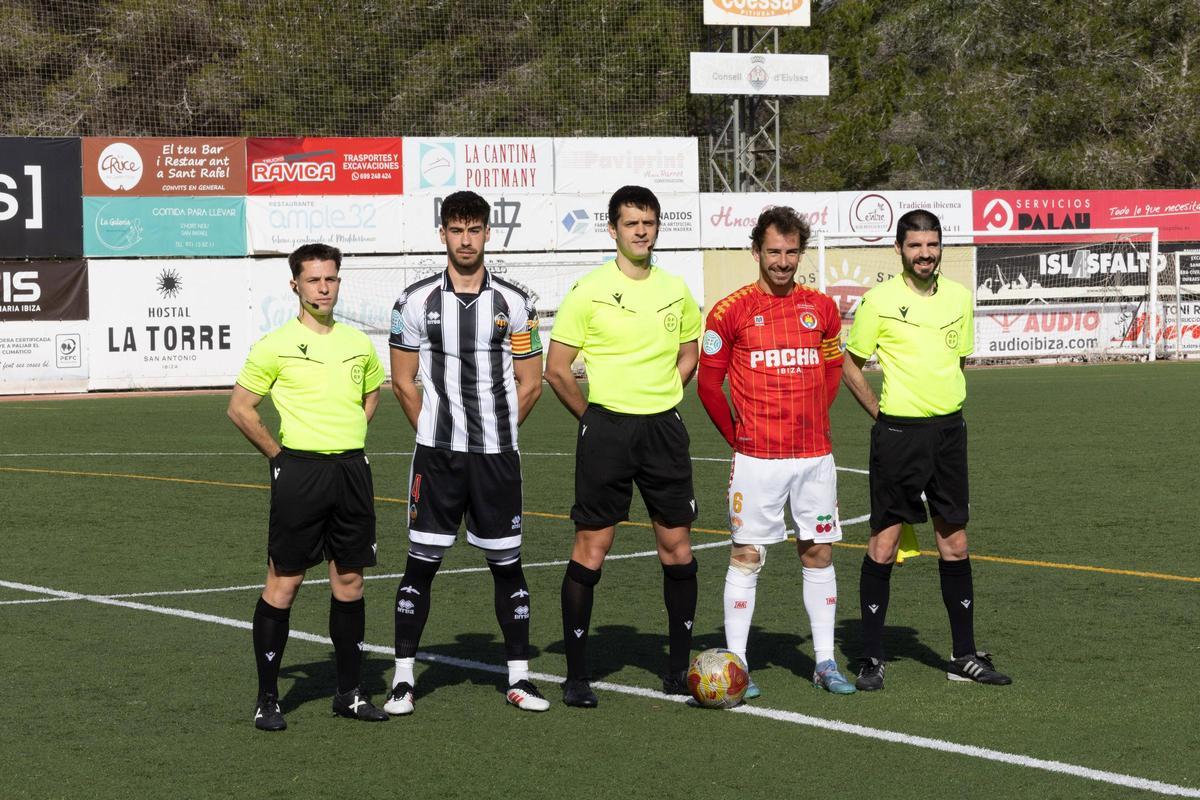 Galería: triunfo vital de la SD Ibiza en la lucha por la permanencia