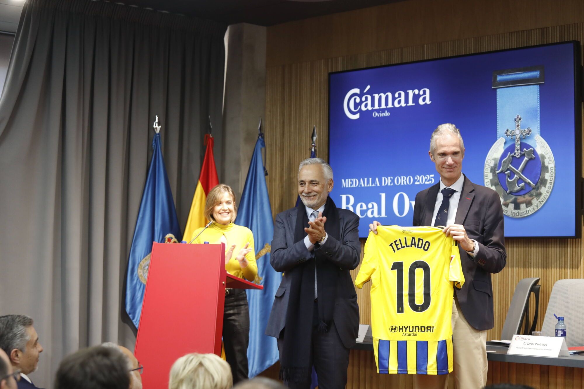 Así fue entrega de la Medalla de Oro de la Cámara de Comercio de Oviedo al Real Oviedo