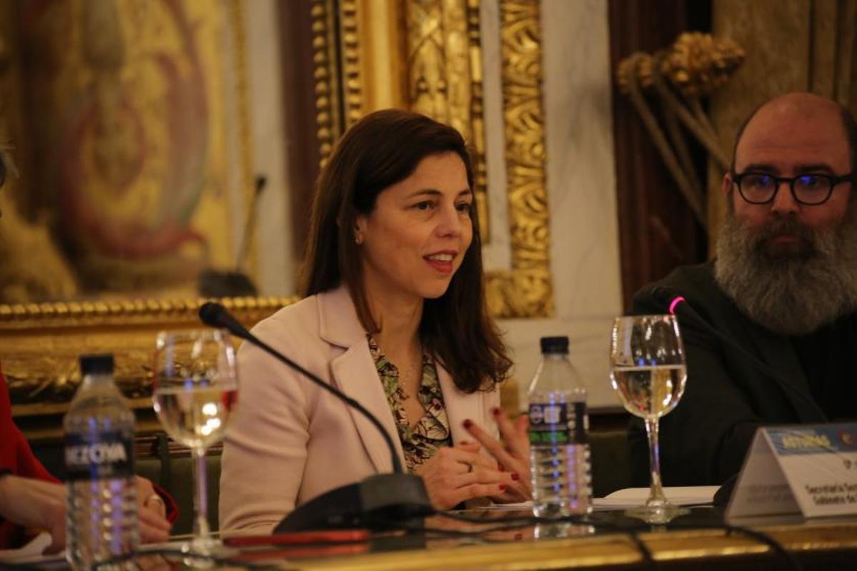 Ana Arias, secretaria de Asuntos Económicos y G20 del Gabinete de Presidencia del Gobierno, y Mauricio O’Brien, de European Crowdfunding.