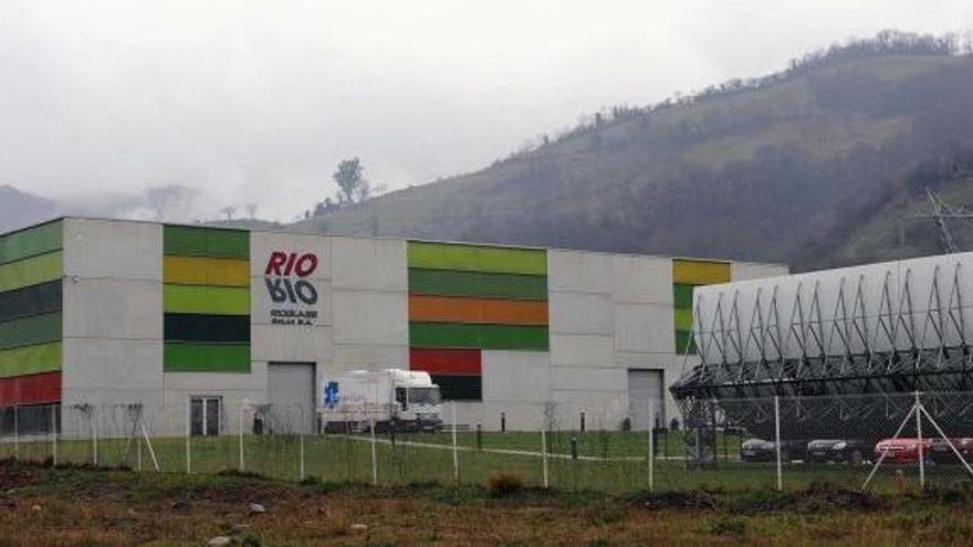 La factoría de Rioglass Solar ubicada en el polígono de Villallana, en Lena.