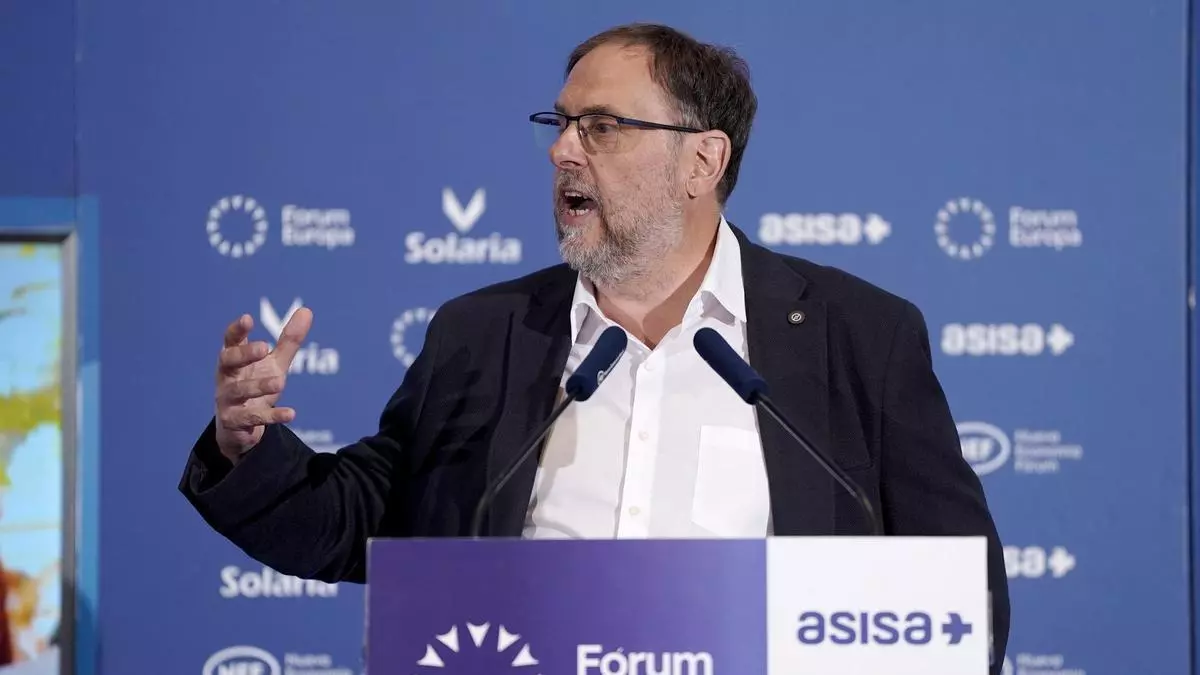 Junqueras hace un llamamiento a Junts para hacer "útil" el final de la legislatura: "Nos parece frívolo flirtear con una moción de censura"