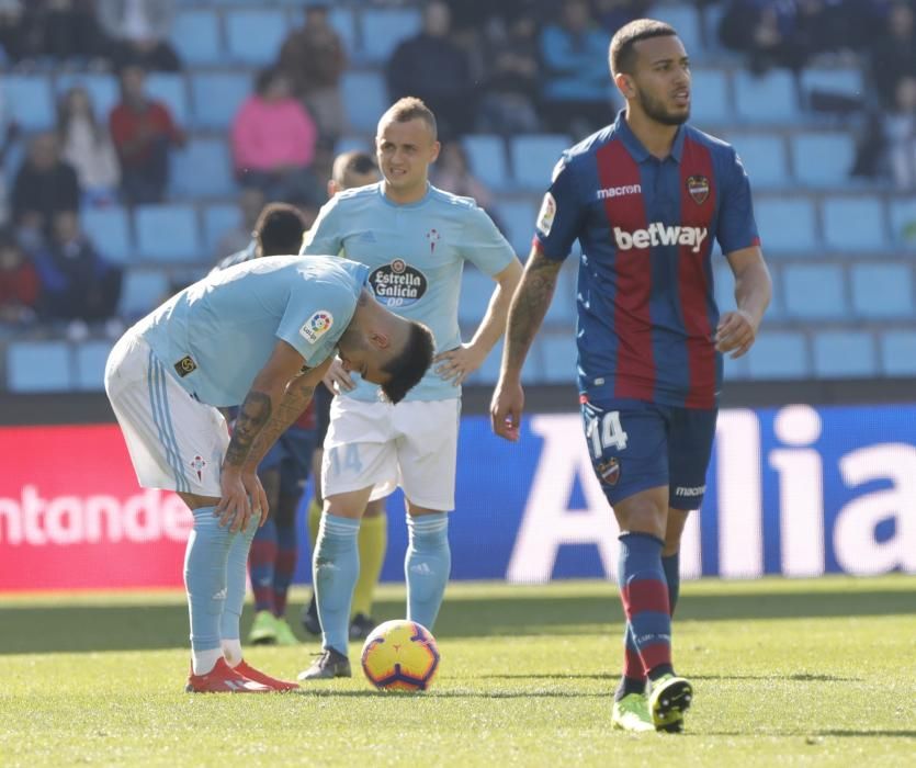 El Celta - Levante, en imágenes. // M.G. Brea | R. Grobas | EFE