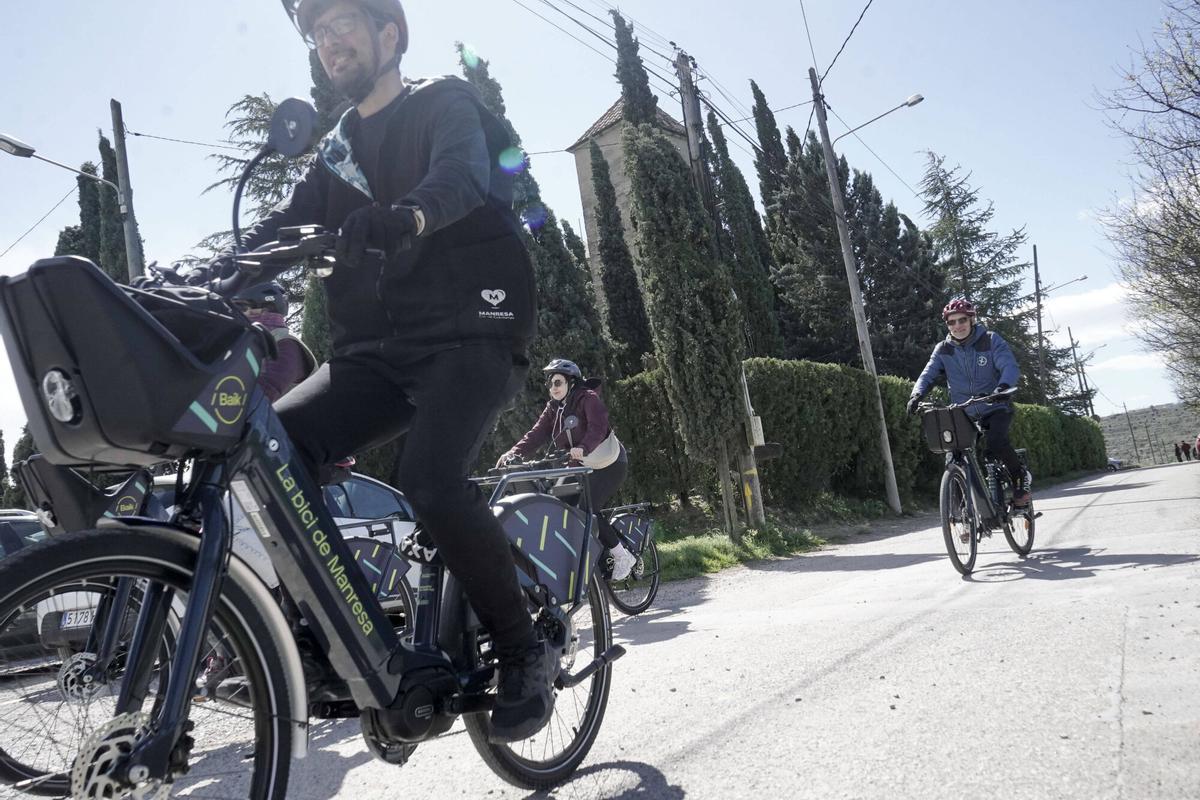 S’estrena a Manresa la ruta ignasiana amb bicicleta elèctrica