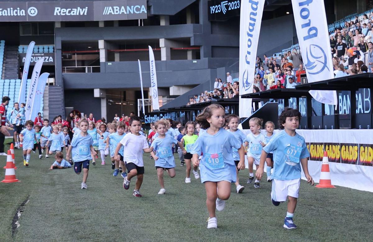 Atletismo Celta ayudó con
la intendencia.   | // JOSÉ LORES