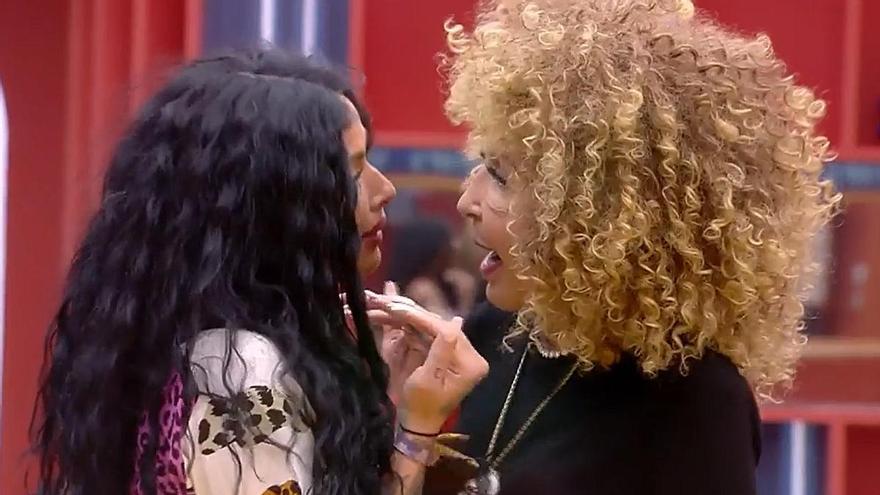 Yiya y Laura Bozzo a punto de llegar a las manos en una acalorada discusión en &#039;GH VIP&#039;: &quot;¿Qué me vas a hacer?&quot;