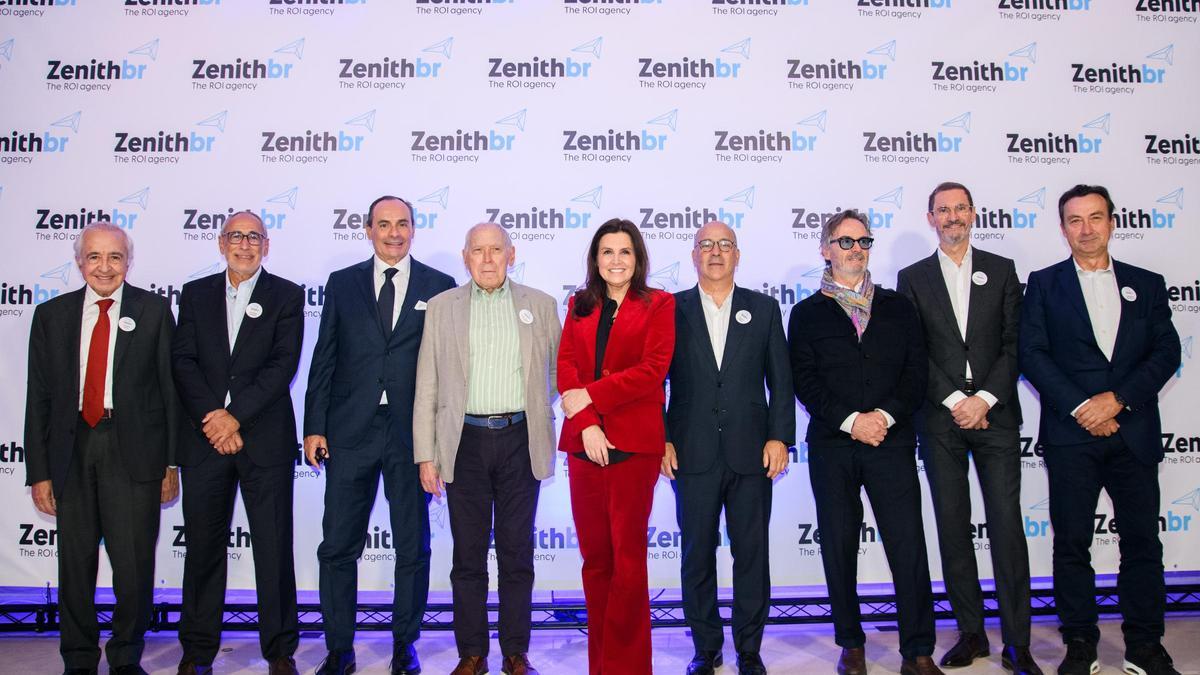 Foto de grupo de la celebración del 25 aniversario de Zenithbr