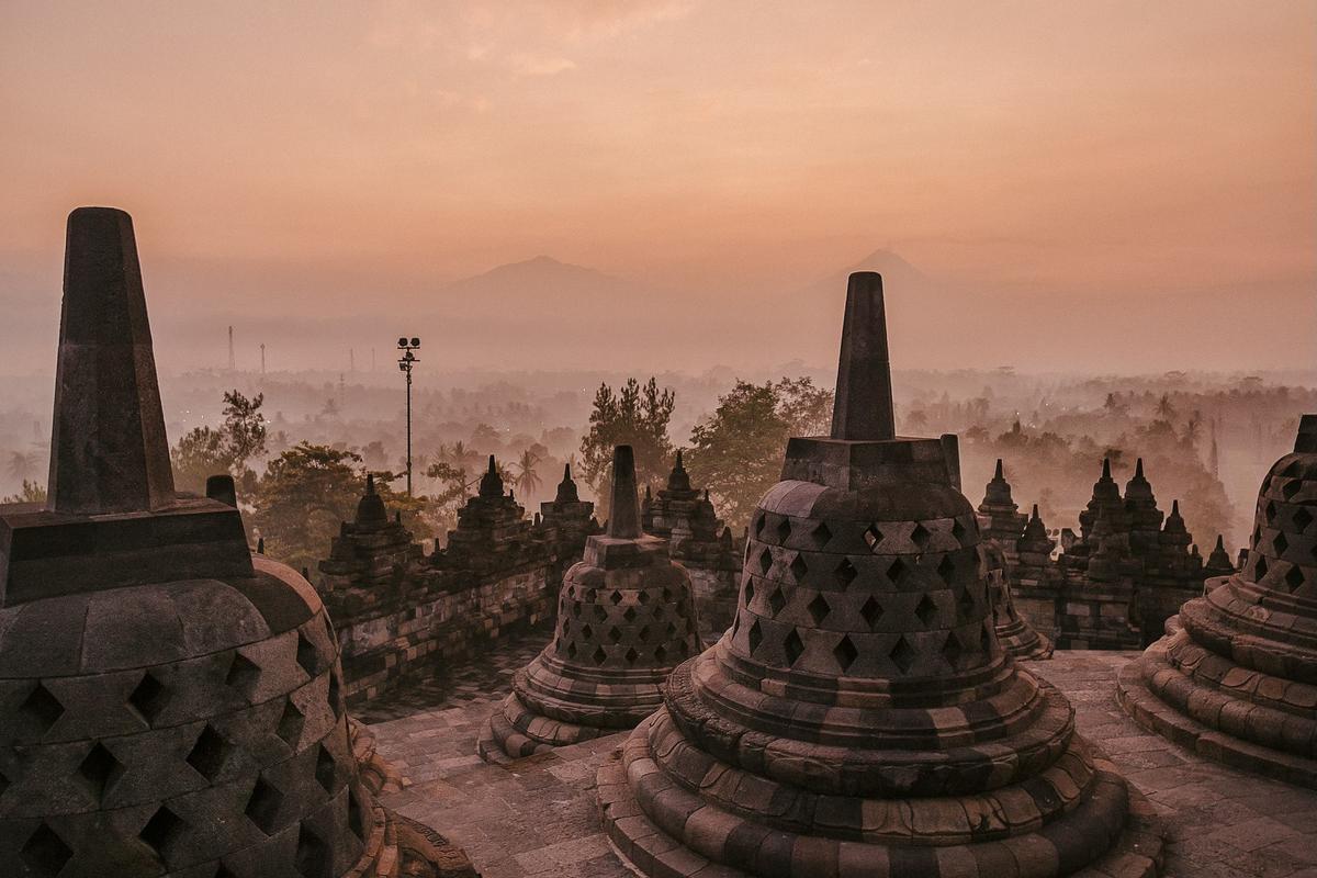 El templo al atardecer, visto desde su cima