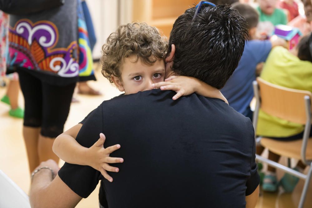 Inici del curs escolar a la nova escola de les Bases