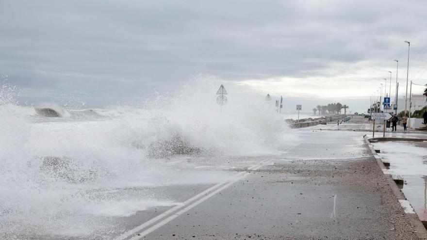 La Aemet advierte de un domingo crítico en la Comunitat Valenciana con alerta naranja: vuelve el viento extremo con rachas de más de 140 km/h y frío
