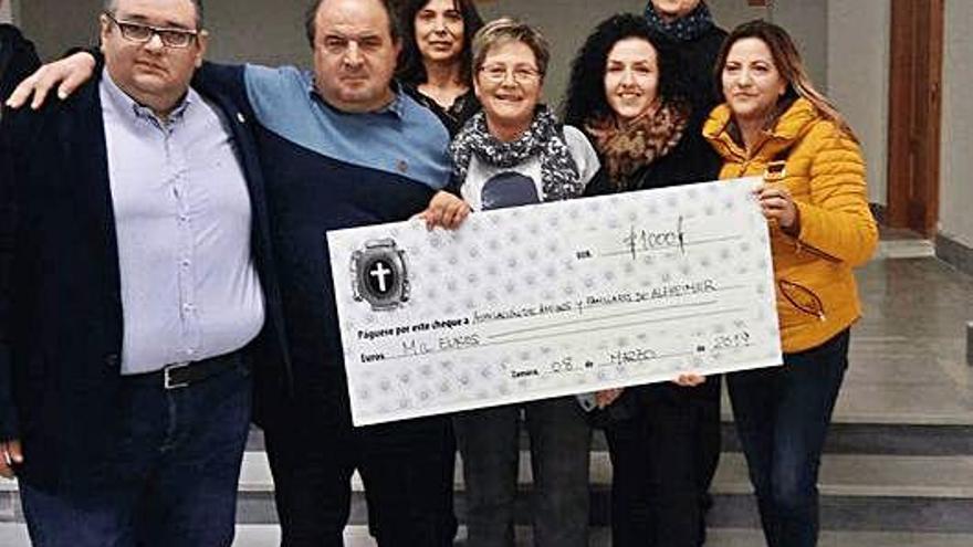 La Congregación dona 1.500 euros al Alzhéimer