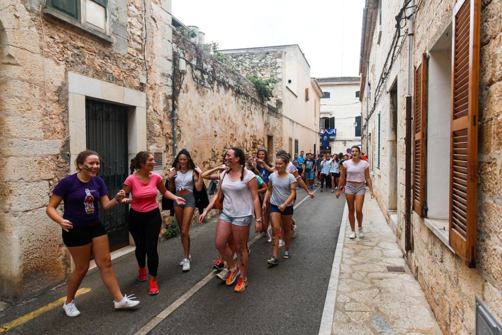 Batalla de racimos de uva en Binissalem