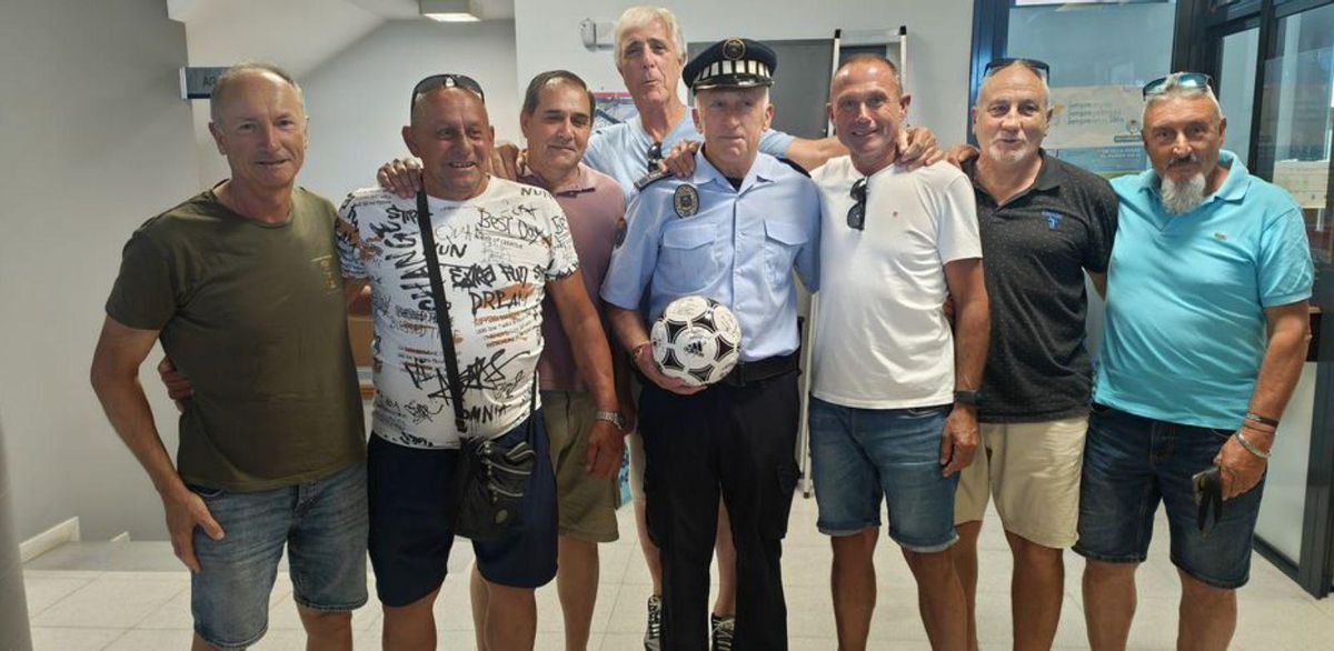 «Lele» con sus compañeros de promoción | Gonzalo Núñez