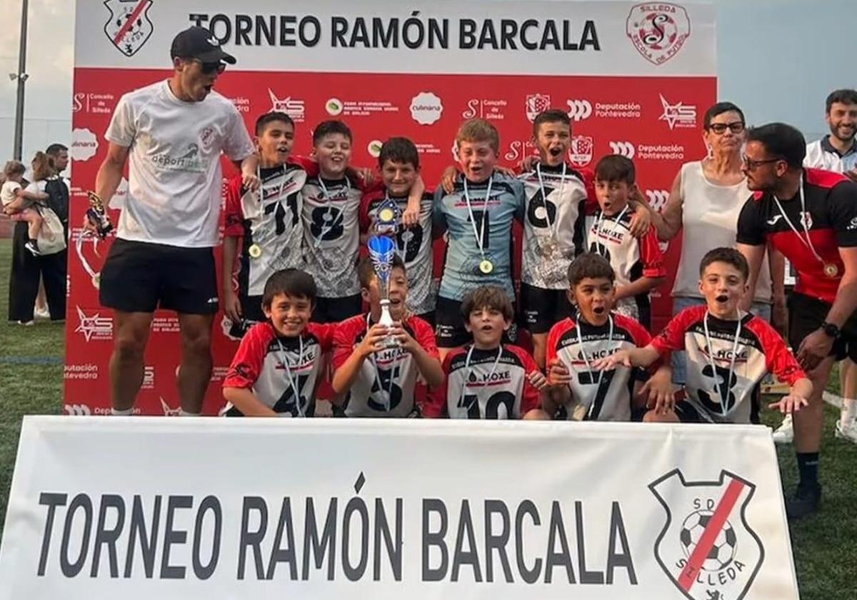 La Escola de Fútbol Silleda hace doblete en el Torneo Ramón Barcala |