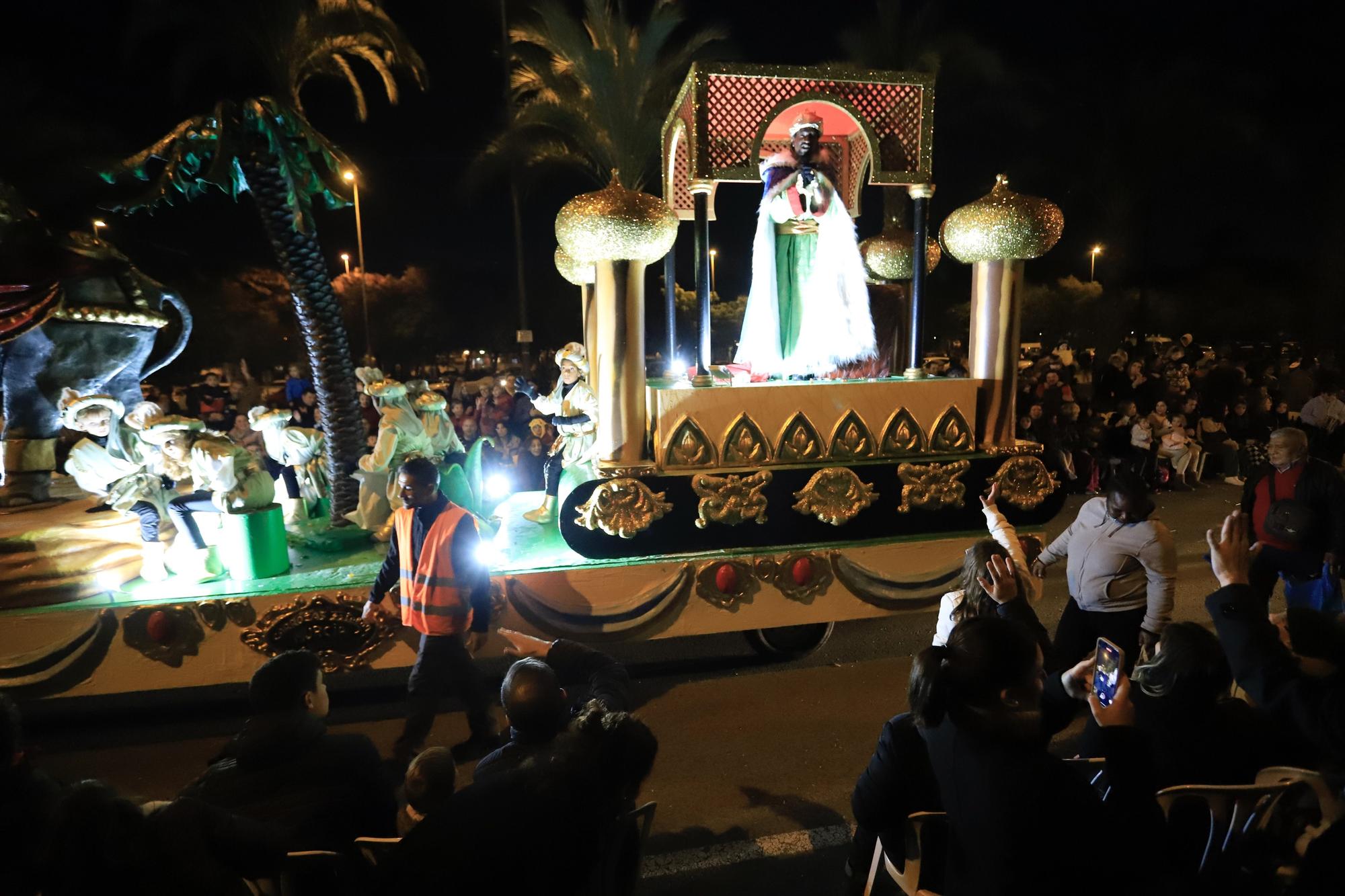 Los Reyes Magos desfilan por Murcia