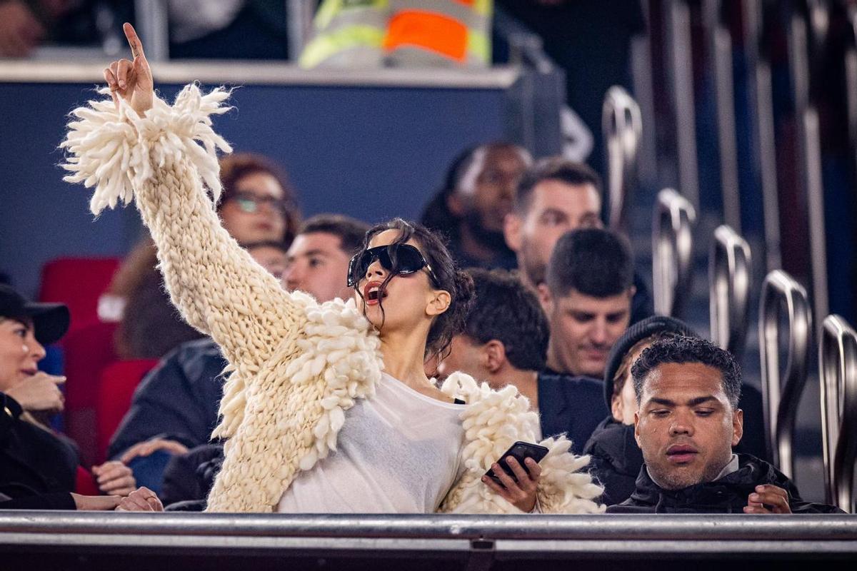 Rosalía en el palco.