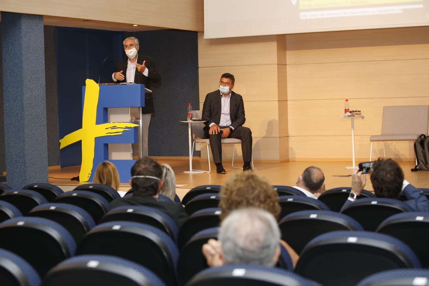 Ramón Jáuregui ofrece una charla sobre los retos de «una Europa por hacer»