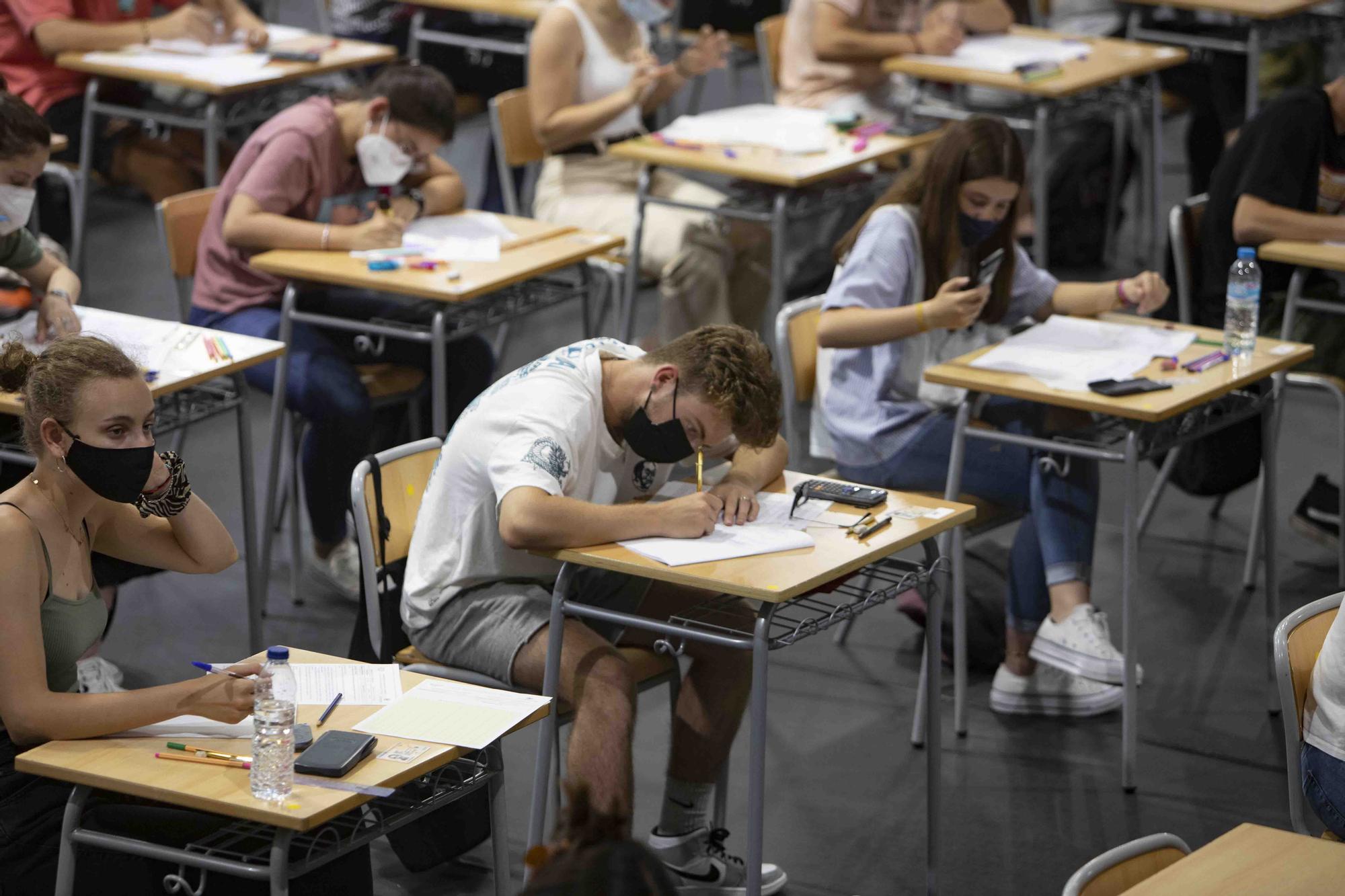 Así fueron las pruebas de la PAU para los estudiantes de la Costera en Xàtiva