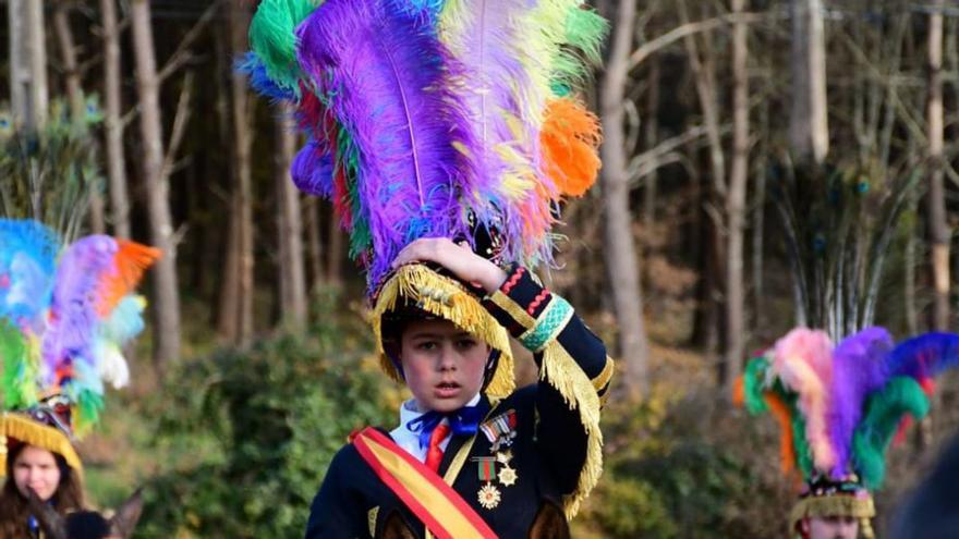Un neno, ataviado como Xeneral, no desfile de 2023.   | // JOSÉ RAMÓN MOIRE
