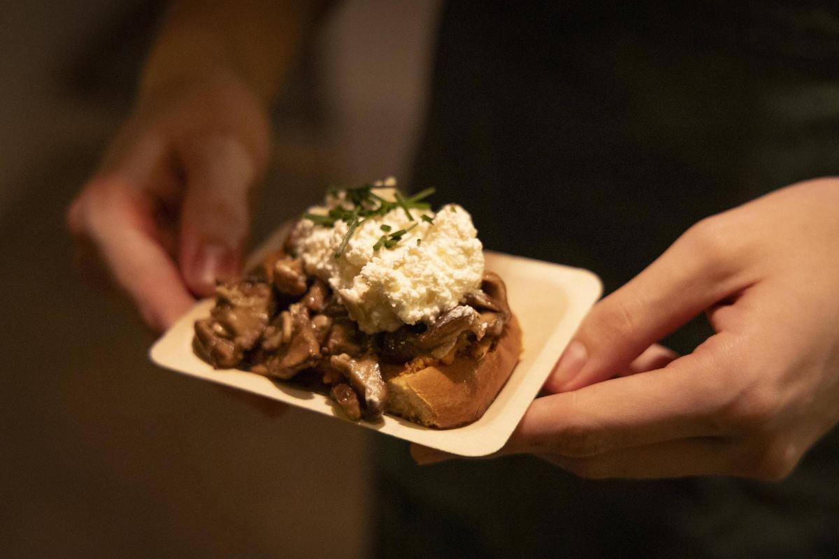 Foto de archivo de una tapa.