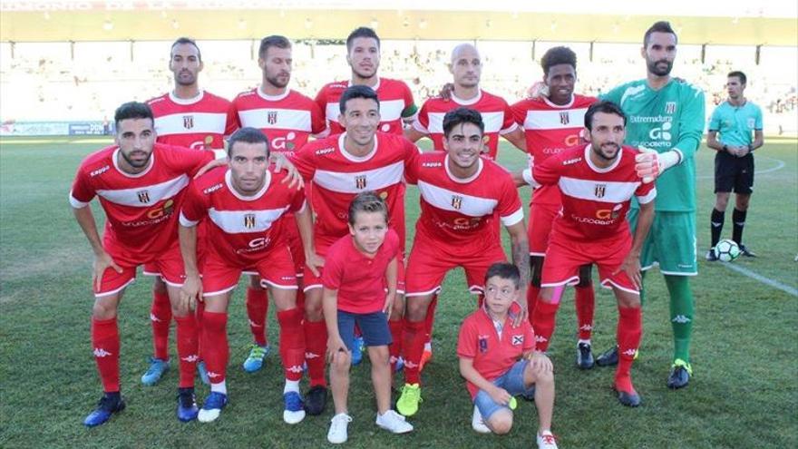 El Mérida marca sus tres goles tras el descanso frente al Don Benito (0-3)