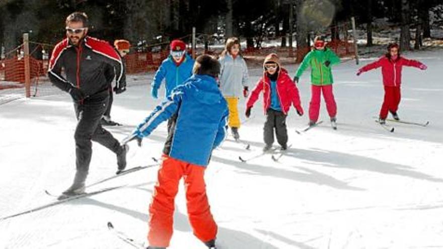 Nens de les escoles de l&#039;alt Berguedà ahir a les pistes de la Cerdanya