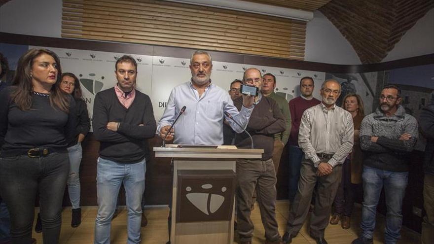 33 ayuntamientos extremeños desafían a Liberbank ante los cierres de sus ventanillas