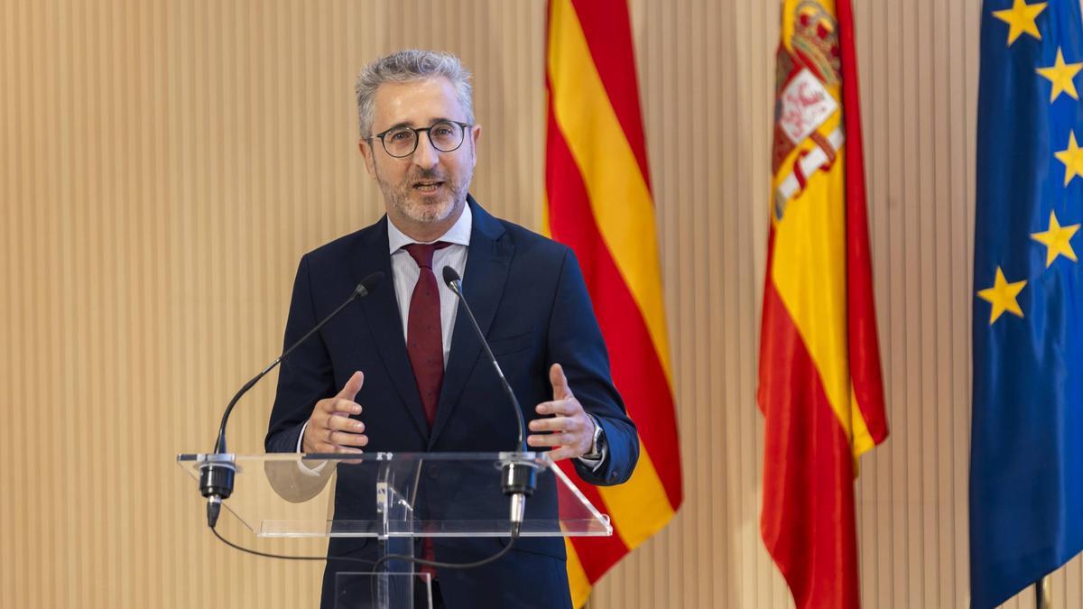 Arcadi España fue el encargado de defender la declaración institucional del PSPV.