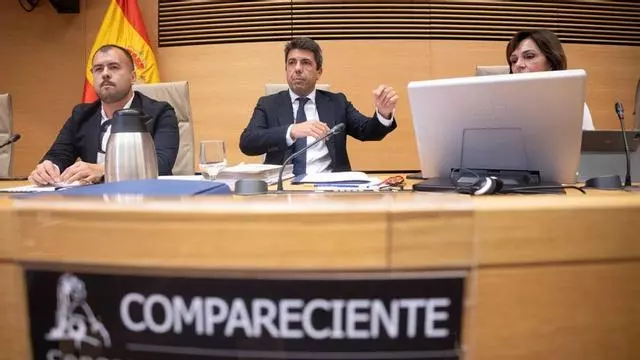 Mazón carga contra Morant y le afea que no cogiera el teléfono al vicepresidente segundo y conseller de la reconstrucción