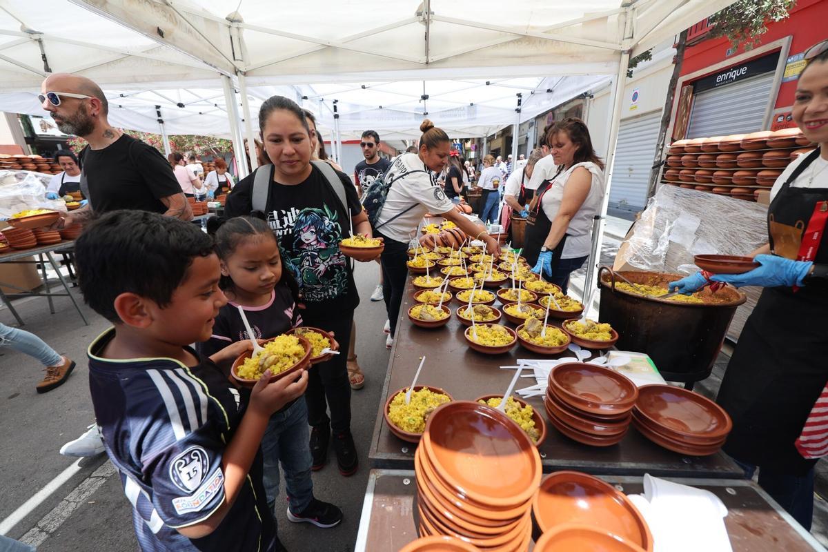 Almassora ensalza con orgullo sus raíces y tradición en el día grande de Santa Quitèria y Les Calderes Almassora ensalza con orgullo sus raíces y tradición en el día grande de Santa Quitèria y Les Calderes