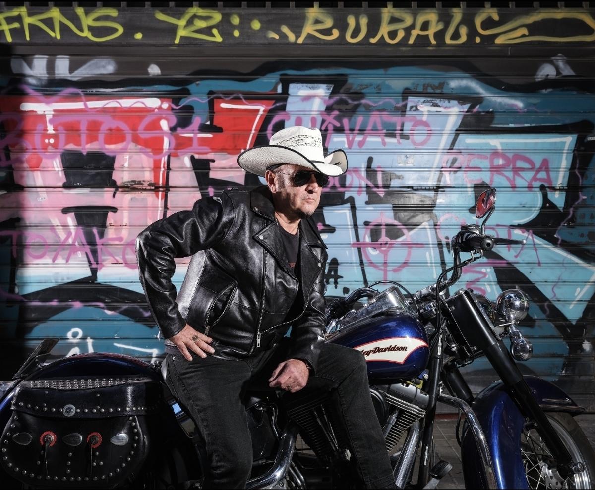 Carlos Segarra, de Los Rebeldes, presenta nuevo disco de la banda y gira por España.