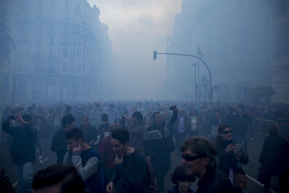 Búscate en la mascletà del 15 de marzo