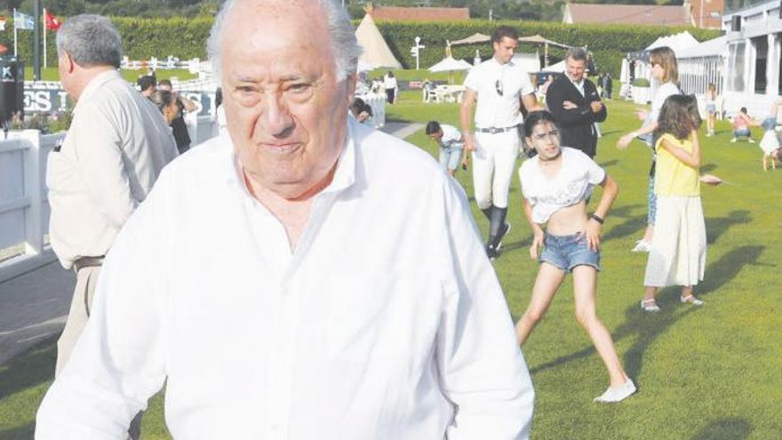 Amancio Ortega, en una visita a su hipódromo Casas Novas.