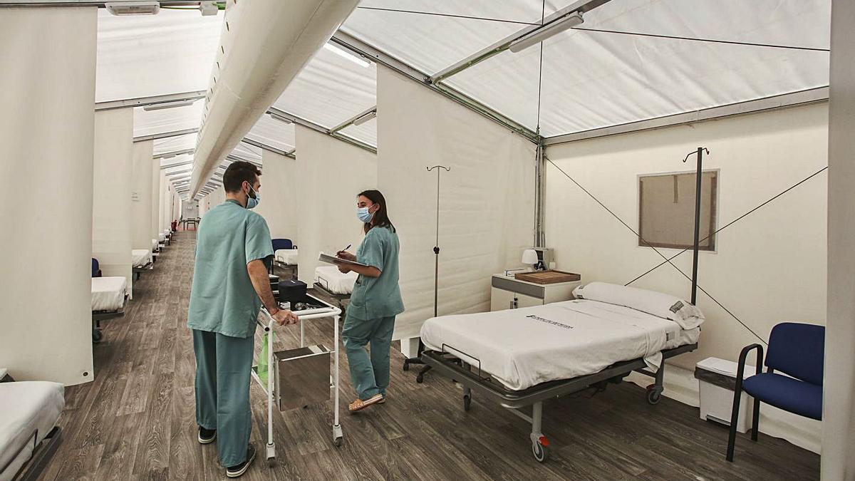 Sanidad ya ha puesto en marcha el hospital de campaña de Alicante.