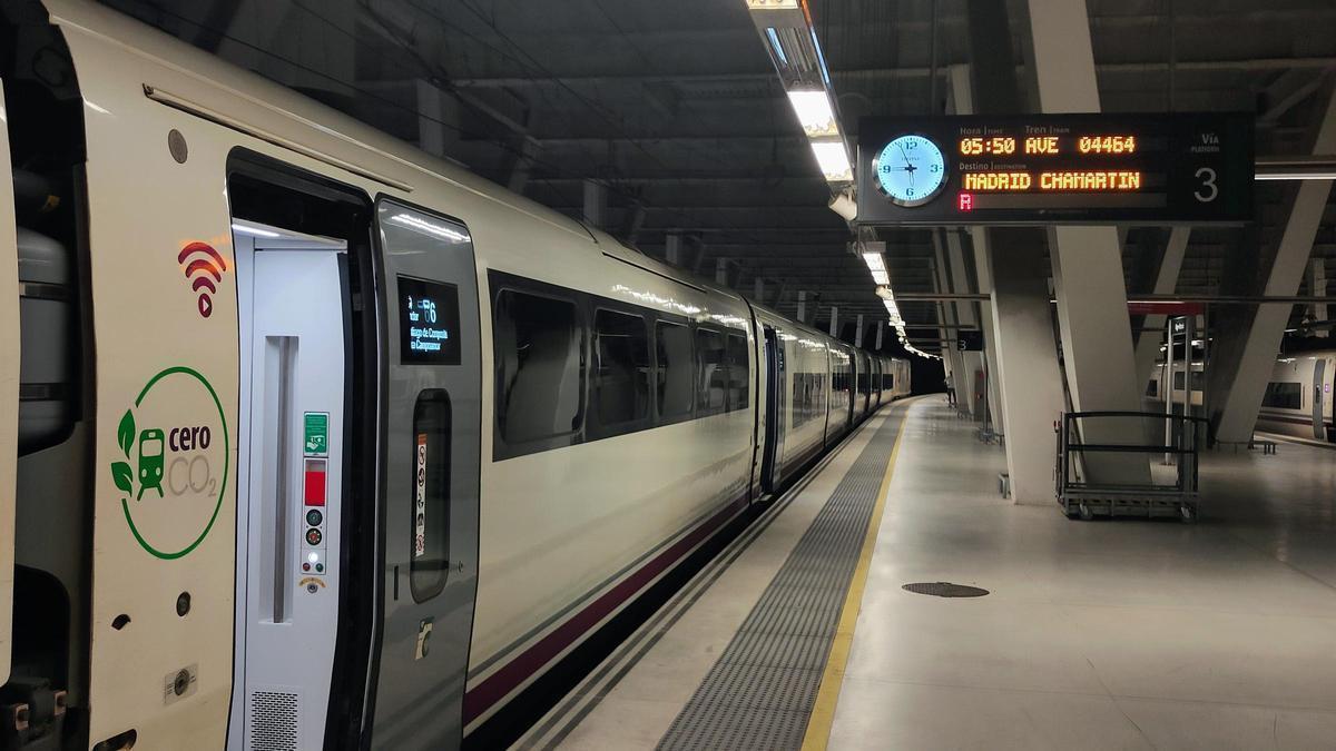 Tren AVE entre Vigo-Urzáiz y Madrid-Chamartín sin parada en Zamora estrenado recientemente.