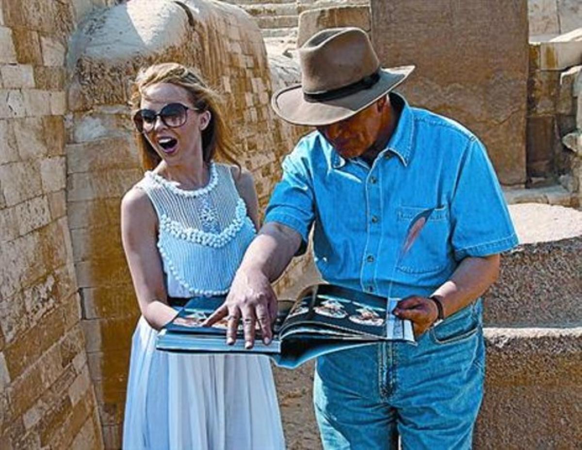 Kylie Minogue sextasia amb les piràmides de Gizeh_MEDIA_1 Kylie Minogue sextasia amb les piràmides de Gizeh_MEDIA_1