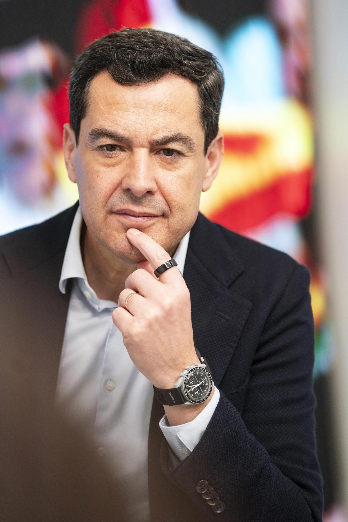 Juanma Moreno, durante la entrevista con El Correo de Andalucía