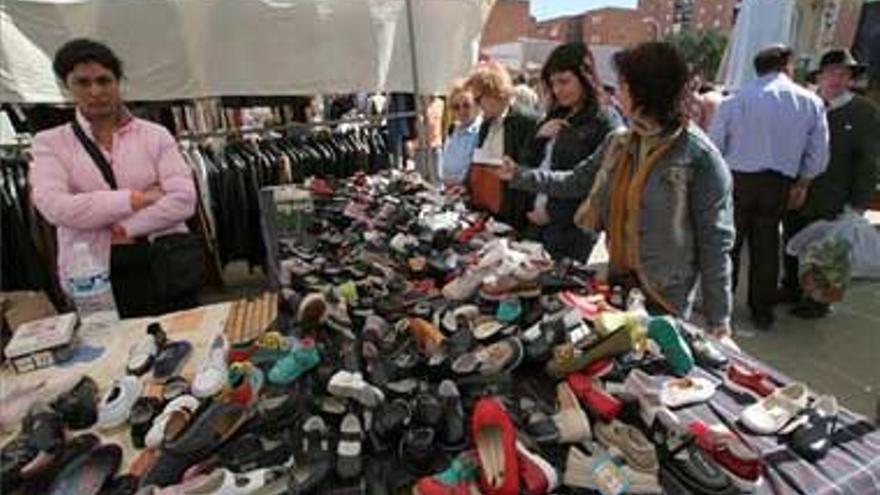 El mercadillo de los martes dispondrá de 14.400 m2 vallados en el antiguo ferial