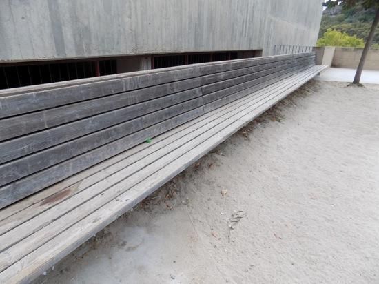 Brutícia al parc infantil de la plaça de la Reform