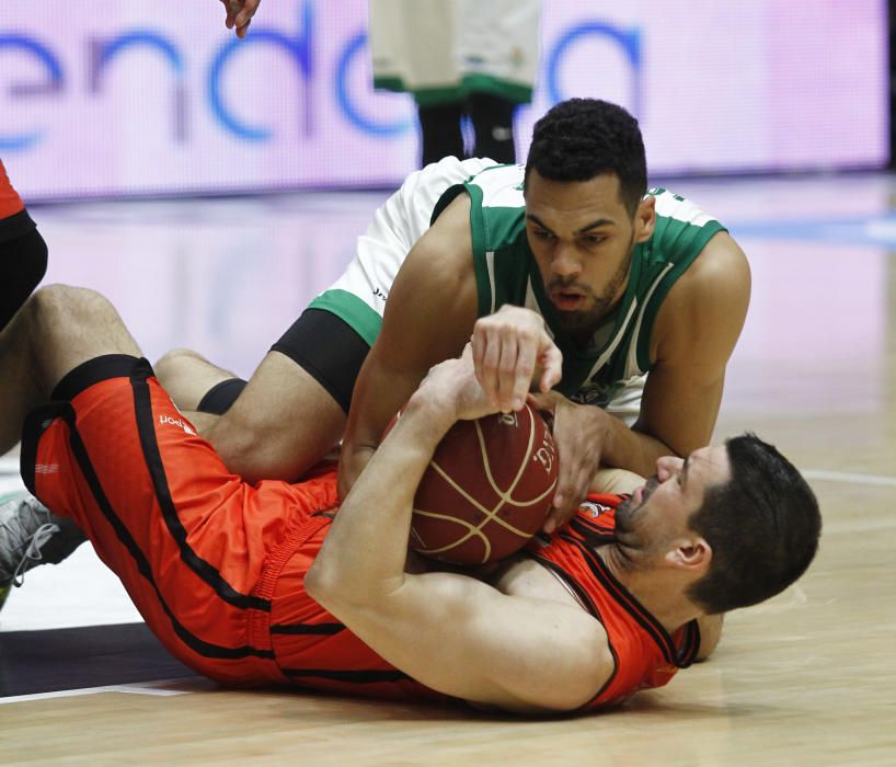 Las mejores imágenes del Valencia Basket - Betis